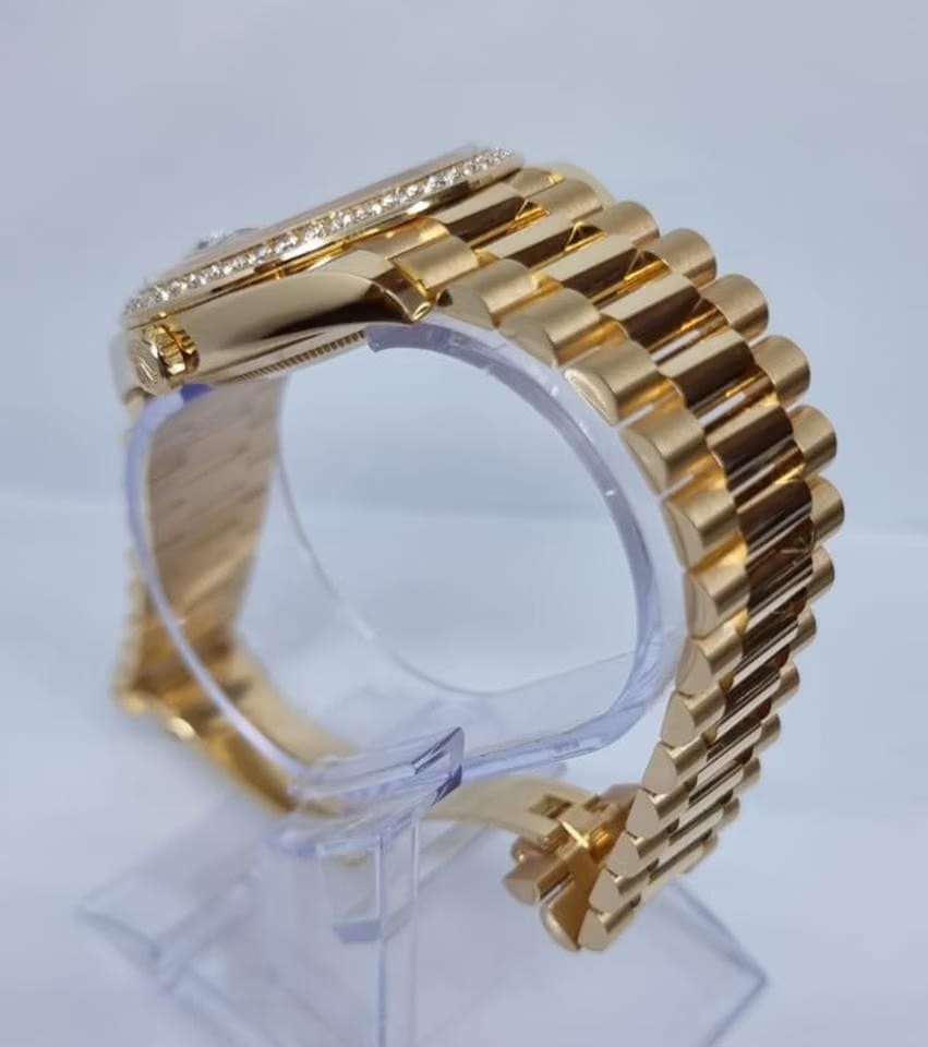 Rolex | Day-Date | 228348 | Yellow gold | 40 mm | Yellow gold | Black | Automatic