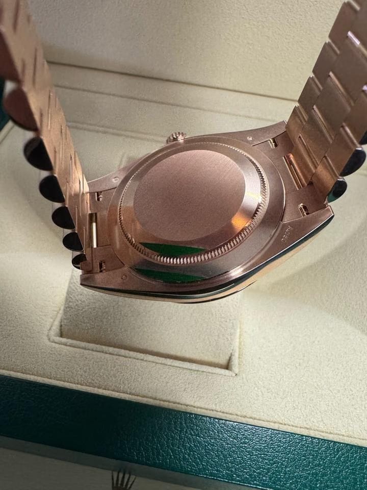 Rolex | Day-Date | 228235 | Rose gold | Rose gold | Grey