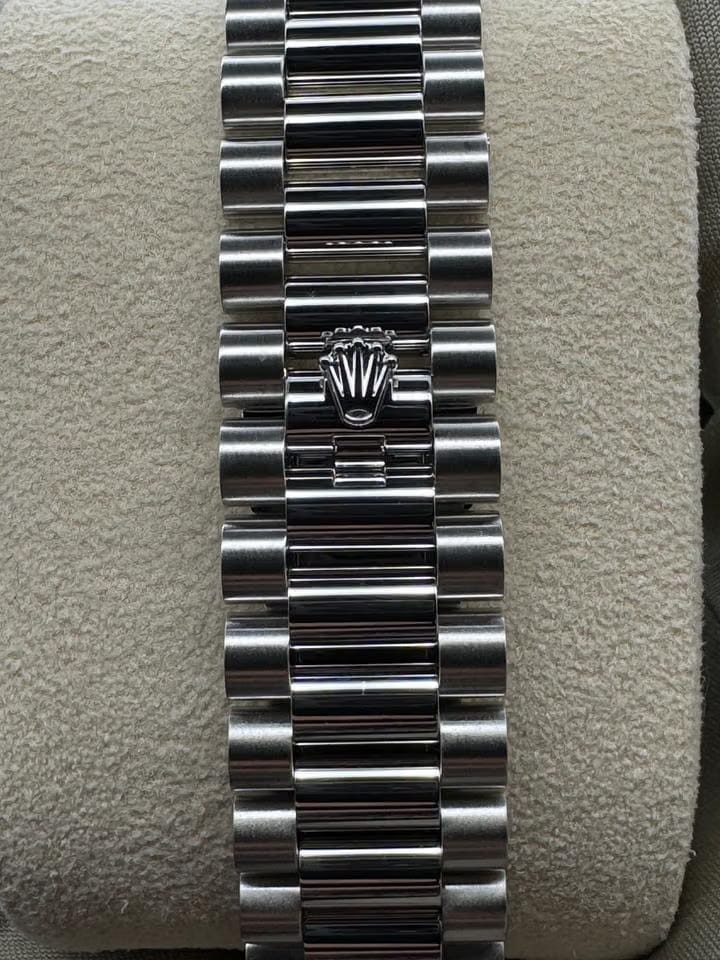 Rolex | Day-Date | 228206 | Platinum | 40 x 48 mm | Platinum | Blue | Automatic