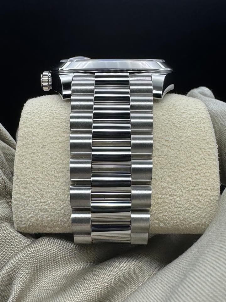 Rolex | Day-Date | 228206 | Platinum | 40 x 48 mm | Platinum | Blue | Automatic