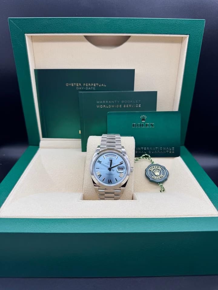 Rolex | Day-Date | 228206 | Platinum | 40 x 48 mm | Platinum | Blue | Automatic