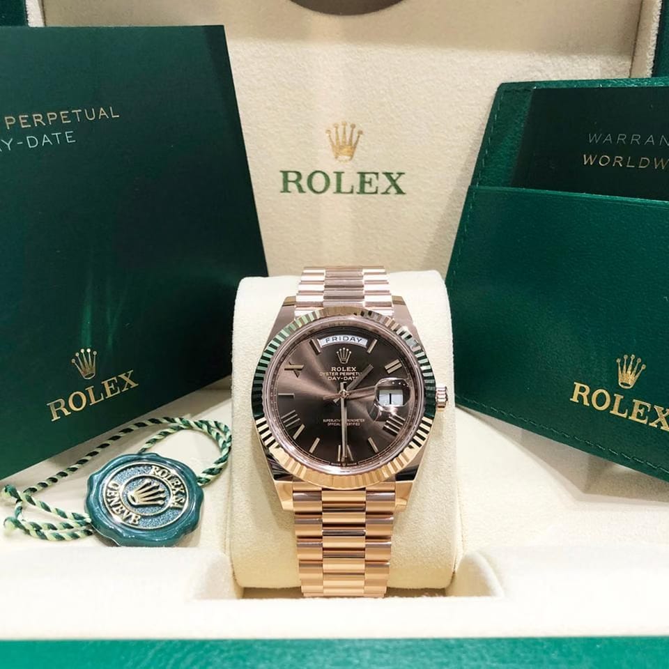 Rolex | Day-Date | 228235-0006 | Rose gold | 40 mm | Rose gold | Brown | Automatic