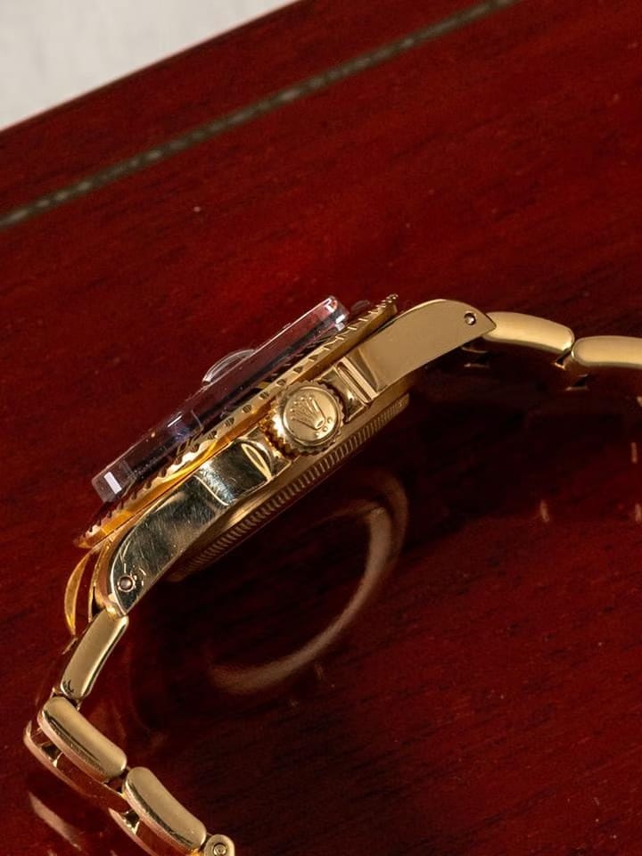 Rolex | Submariner | 1680 | Yellow gold | 40 mm | Steel | Black | Automatic