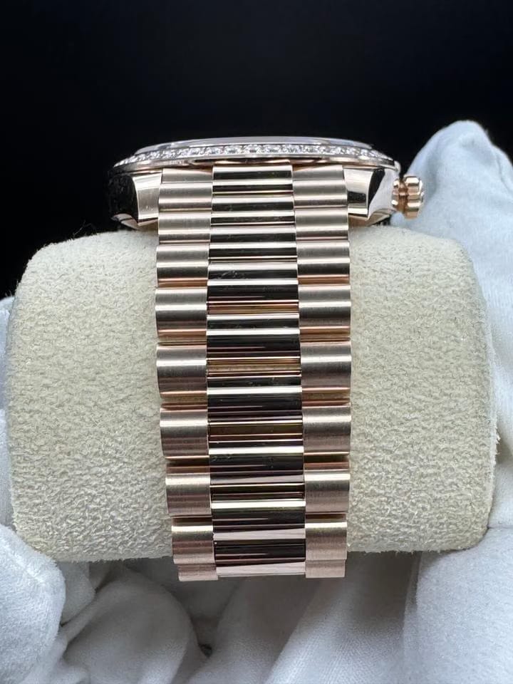 Rolex | Day-Date | 228345 | Rose gold | 40 mm | Rose gold | Green | Automatic