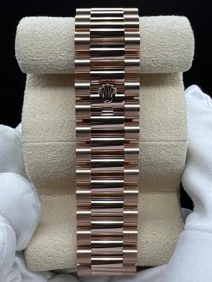 Rolex | Day-Date | 228345 | Rose gold | 40 mm | Rose gold | Green | Automatic
