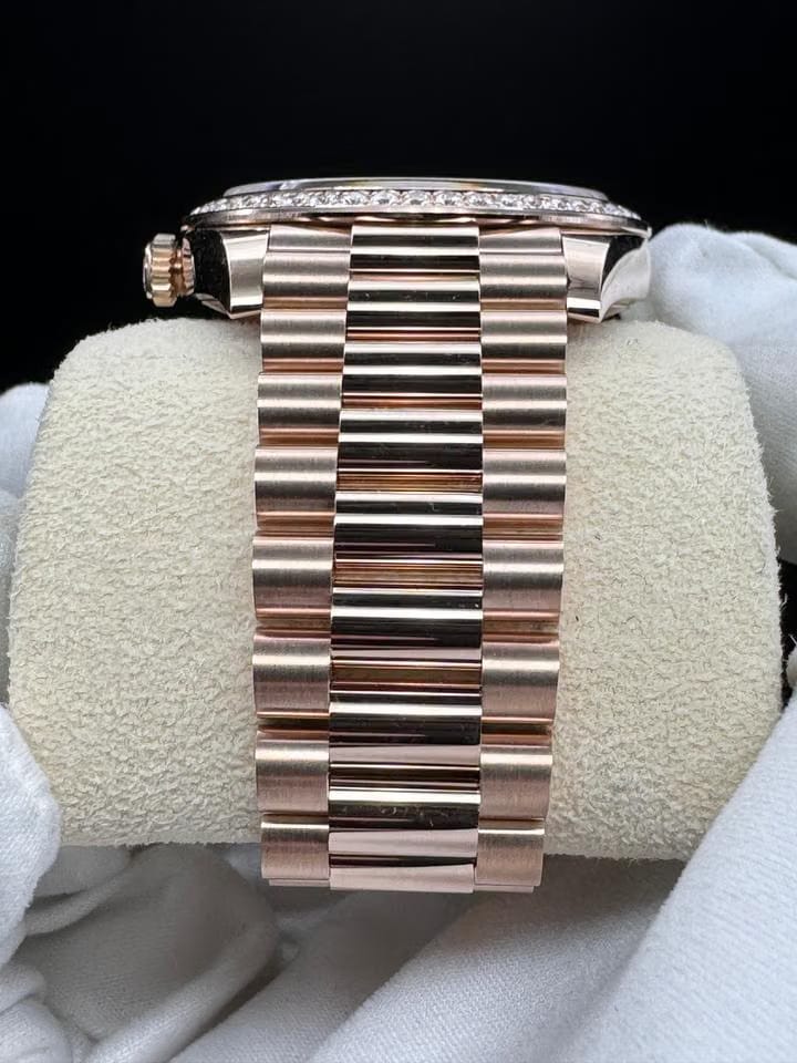 Rolex | Day-Date | 228345 | Rose gold | 40 mm | Rose gold | Green | Automatic