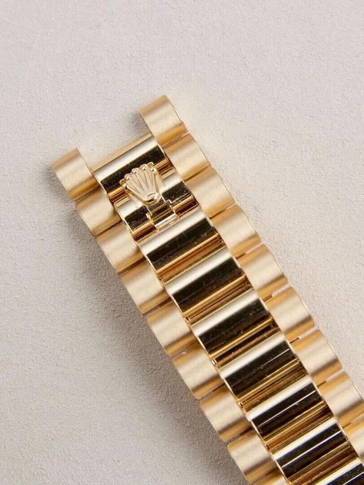 Rolex | Day-Date | 228238-0069 | Yellow gold | 40 mm | Yellow gold | Green | Automatic