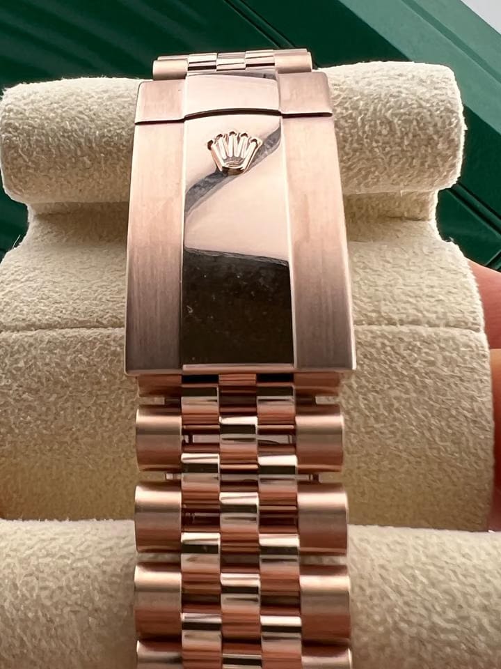 Rolex | Sky-Dweller | 336935 | Rose gold | Rose gold | Blue | Automatic
