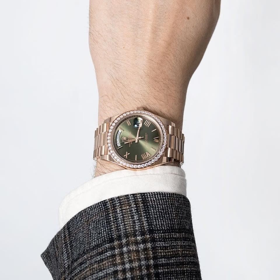 Rolex | Day-Date | 228345RBR | Rose gold | 40 mm | Rose gold | Green | Automatic