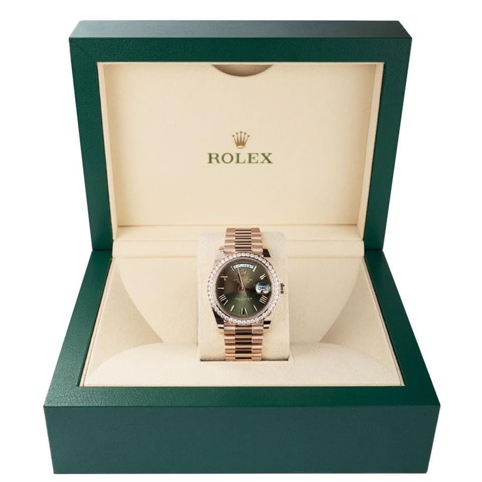 Rolex | Day-Date | 228345RBR | Rose gold | 40 mm | Rose gold | Green | Automatic