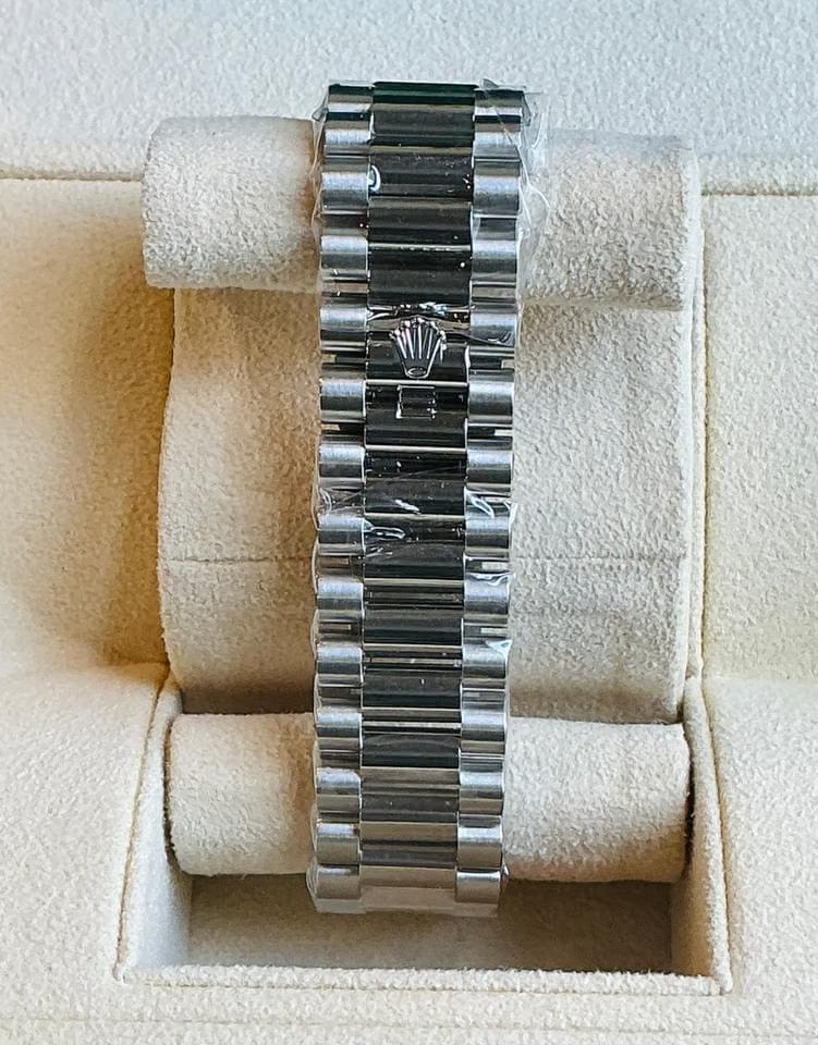 Rolex | Day-Date | 228236 | Platinum | 40 mm | Platinum | Blue | Automatic