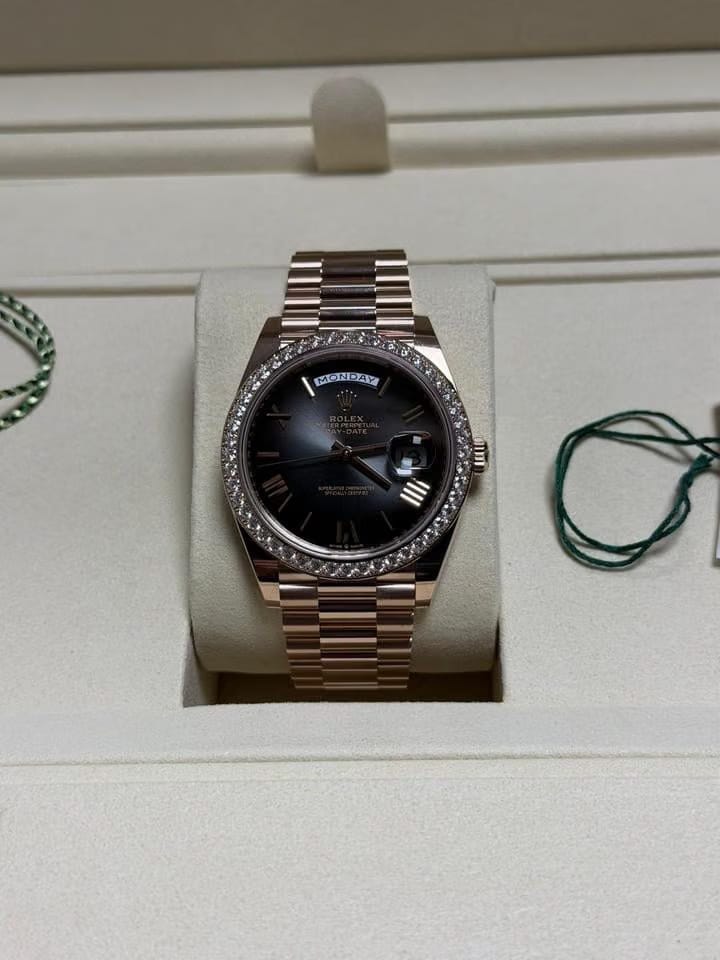 Rolex | Day-Date | 228345RBR | Rose gold | 40 x 48 mm | Rose gold | Black | Automatic