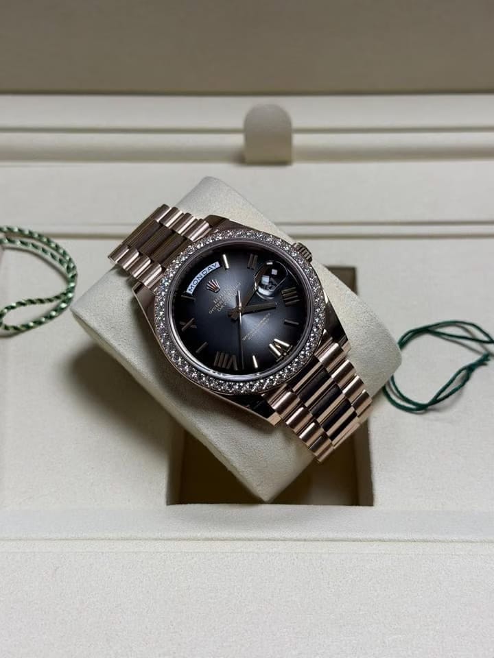 Rolex | Day-Date | 228345RBR | Rose gold | 40 x 48 mm | Rose gold | Black | Automatic