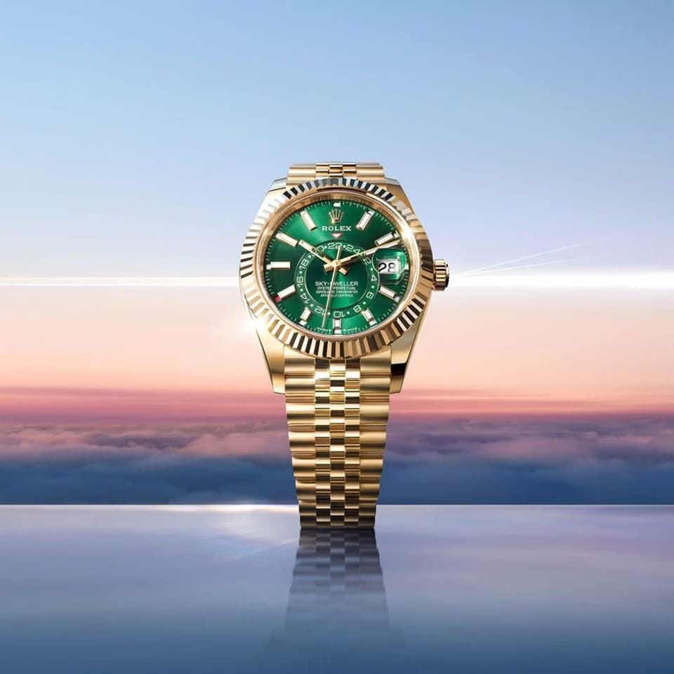 Rolex | Sky-Dweller | 336938-0008 | Yellow gold | 42 mm | Yellow gold | Green | Automatic
