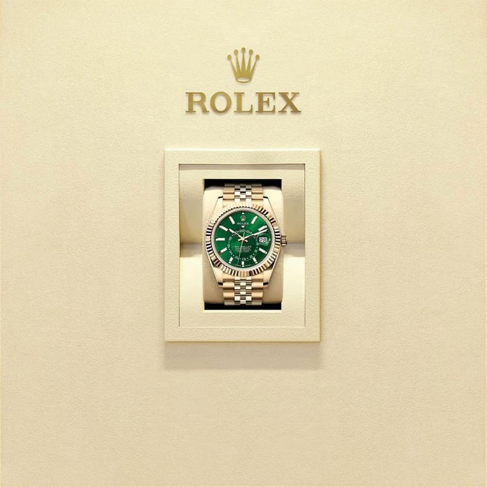 Rolex | Sky-Dweller | 336938-0008 | Yellow gold | 42 mm | Yellow gold | Green | Automatic