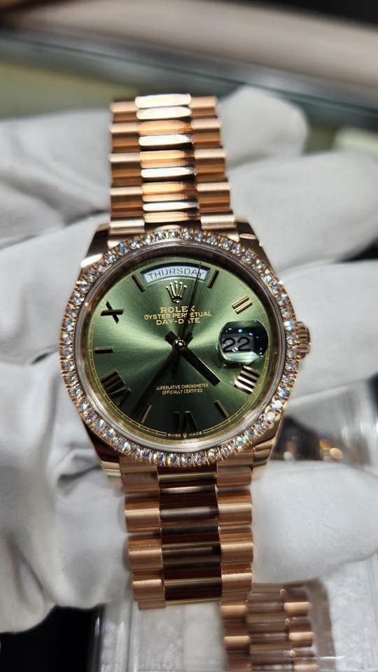 Rolex | Day-Date | 128345RBR | Rose gold | 36 mm | Rose gold | Green | Automatic