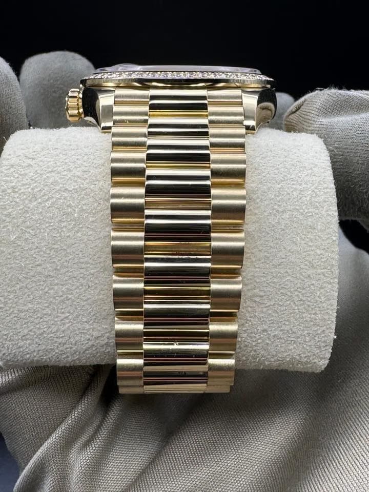 Rolex | Day-Date | 128348RBR | Yellow gold | 36 x 43 mm | Yellow gold | Mother of pearl | Automatic