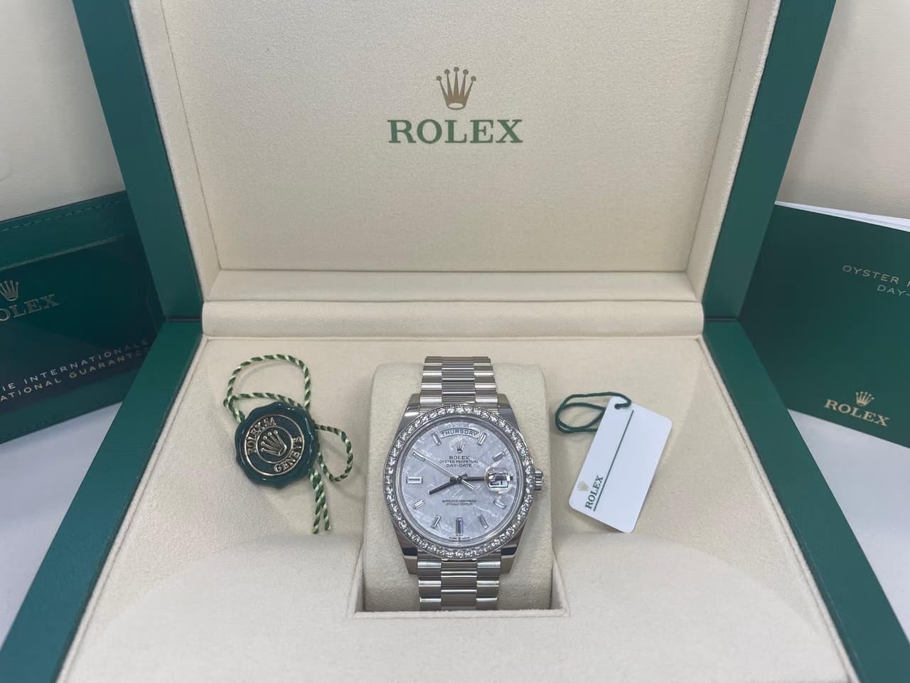 Rolex | Day-Date | 228349RBR | White gold | 40 x 48 mm | White gold | Grey | Automatic