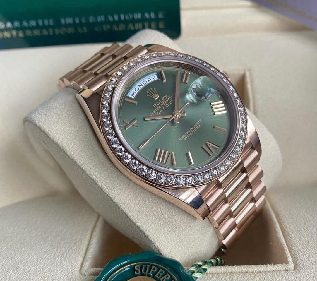 Rolex | Day-Date | 228345RBR-0011 | Rose gold | 40 mm | Rose gold | Green | Automatic