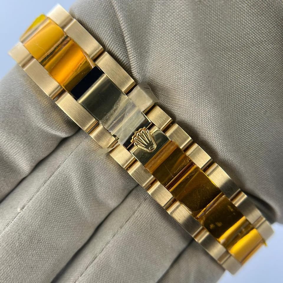 Rolex | Day-Date | 118398br-cm3-dc716 | Yellow gold | 36 mm | Yellow gold | Green | Automatic