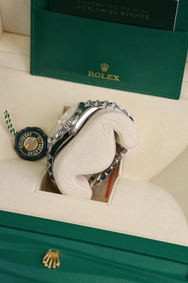 Rolex | Day-Date | 228236 | Platinum | 40 mm | Platinum | Silver | Automatic