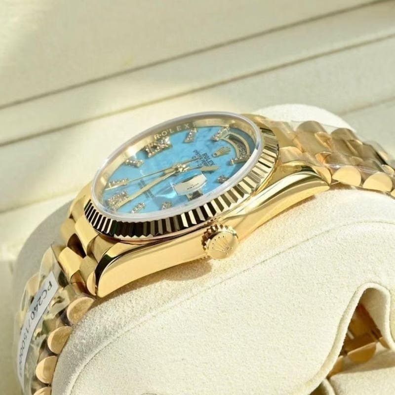 Rolex | Day-Date | 128238 | Yellow gold | 36 x 43 mm | Yellow gold | Blue | Automatic