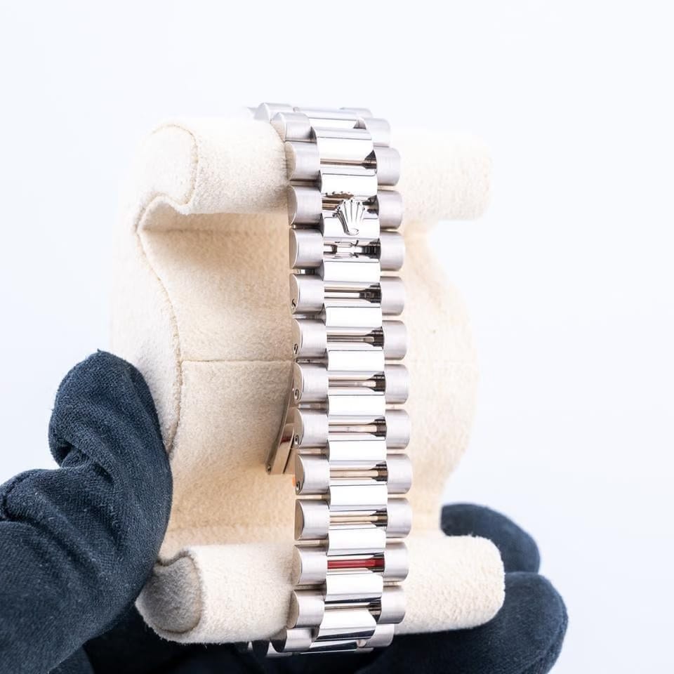 Rolex | Day-Date | 218399 | White gold | 41 mm | White gold | Silver | Automatic