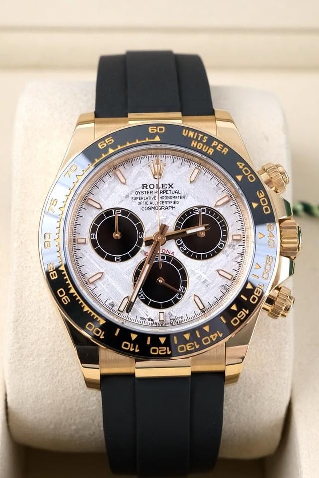 Rolex | Daytona | 126518LN | Yellow gold | 40 mm | Rubber | Silver | Automatic