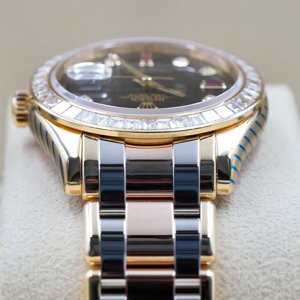 Rolex | Day-Date | 18948BR | Yellow gold | 39 mm | Yellow gold | Mother of pearl | Automatic
