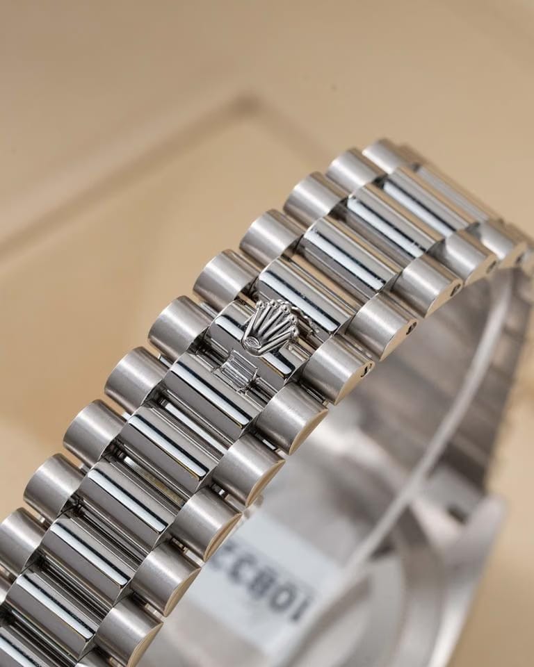Rolex | Day-Date | 228236 | Platinum | 40 mm | Blue | Automatic
