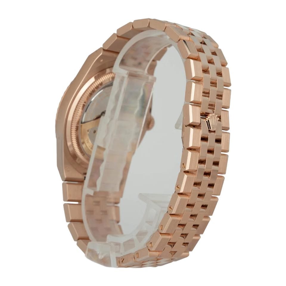 Rolex | Land-Dweller | 127335 | Rose gold | Rose gold | White | Automatic