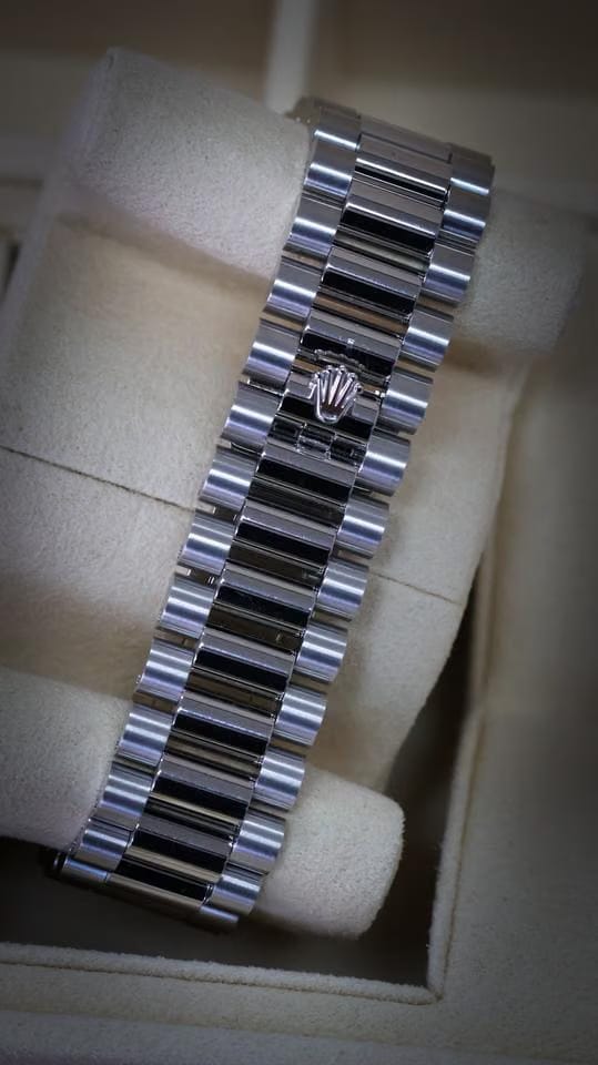 Rolex | Day-Date | 228206 | Platinum | 40 x 48 mm | Platinum | Silver | Automatic