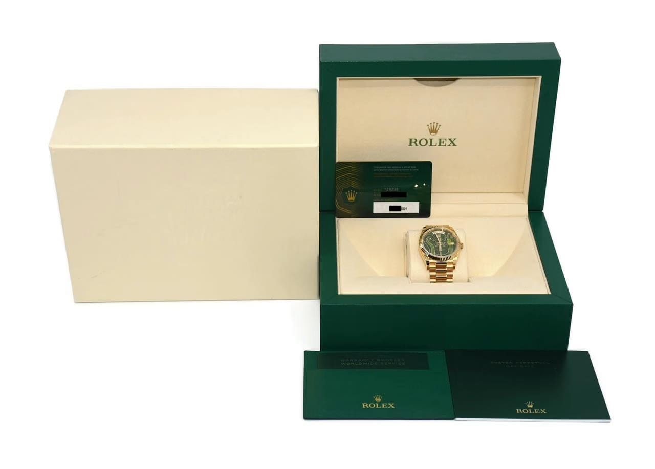 Rolex | Day-Date | 128238-0121 | Yellow gold | 36 mm | Yellow gold | Green | Automatic