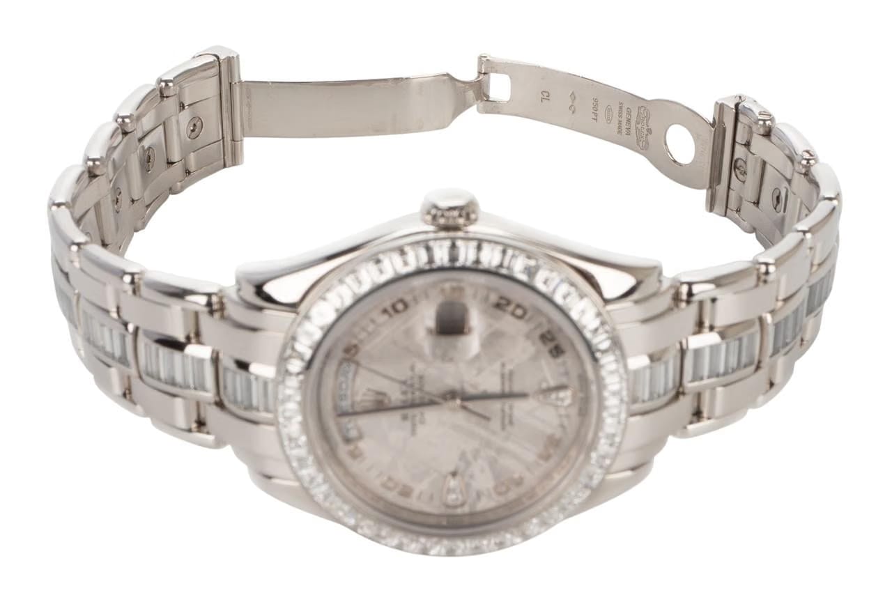 Rolex | Day-Date | 18956 | Platinum | 39 mm | Platinum | Silver | Automatic
