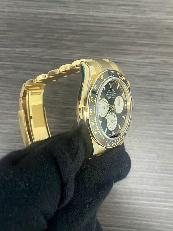 Rolex | Daytona | 126528LN | Yellow gold | Yellow gold | Black | Automatic