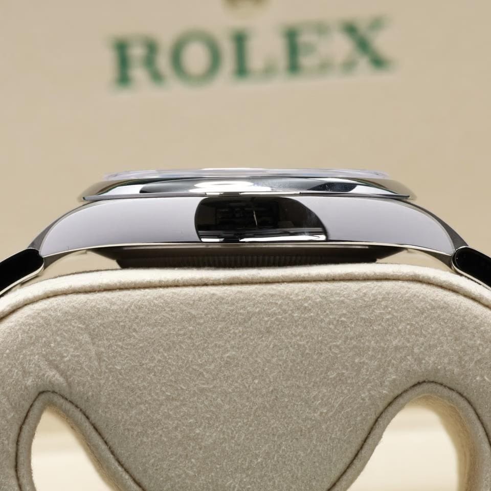Rolex2026 Complete 41mm Oystersteel Med Blue Dial Smooth Bezel Oyster 134300