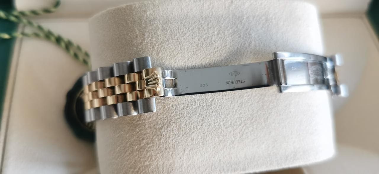 Rolex Oyster Perpetual 31 Cadran noir pierres précieuses Port et expertise offerts