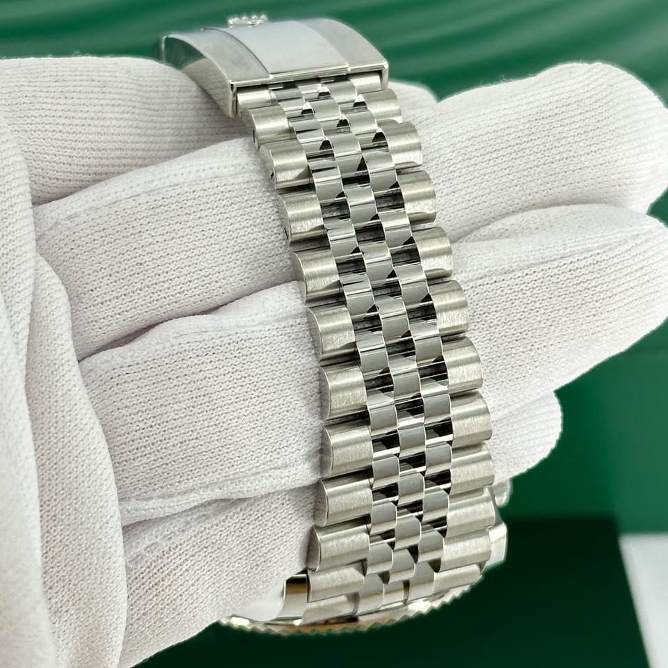 Rolex Unworn 2026 / 336934 New style box