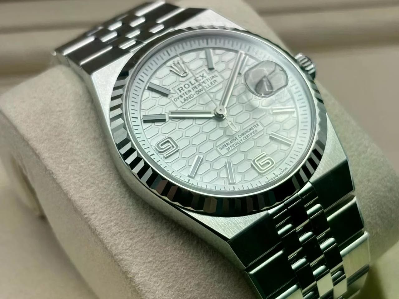 Rolex Oyster Perpetual Land-Dweller 127234