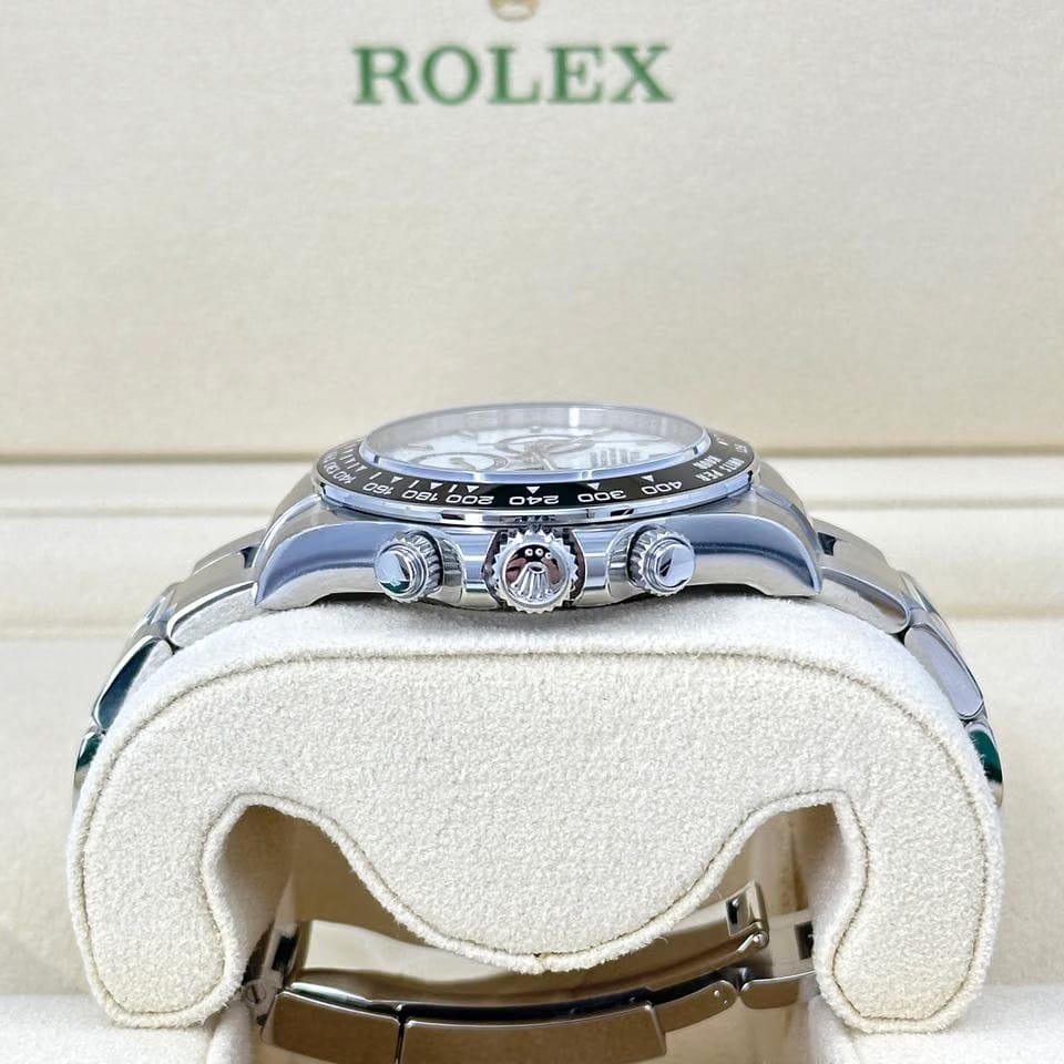 Rolex UNWORN 2026 Panda 126500ln-0001 Complete