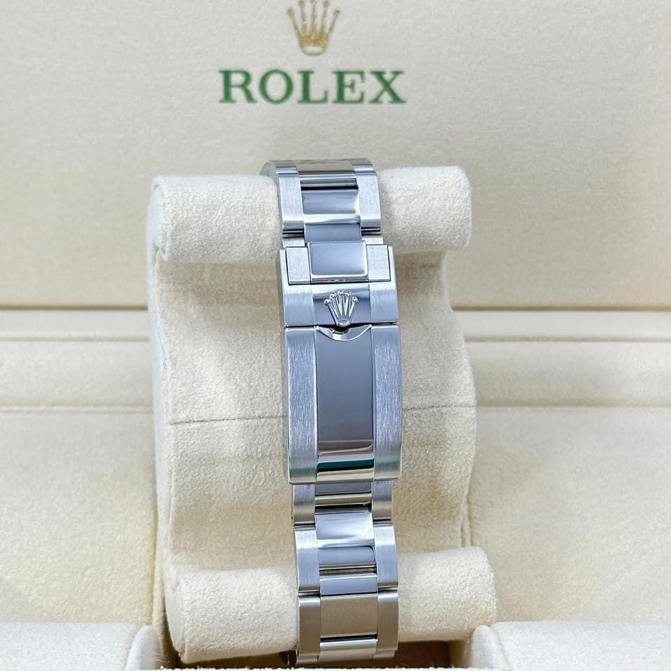 Rolex UNWORN 2026 Panda 126500ln-0001 Complete