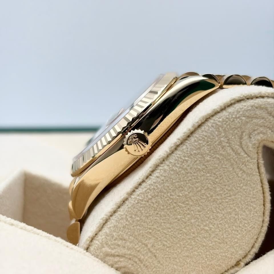 Rolex | Day-Date | 128238 | Yellow gold | 36 x 43 mm | Yellow gold | Orange | Automatic