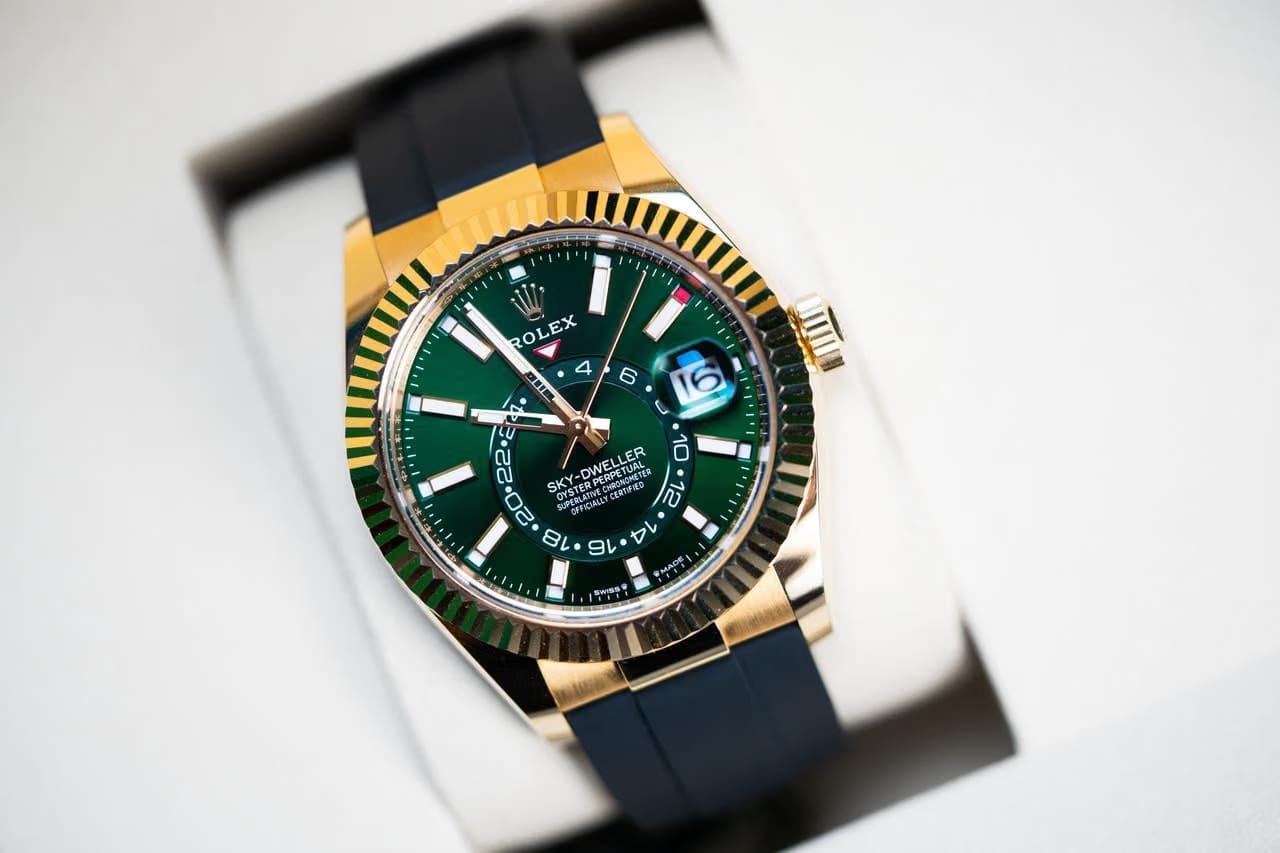 Rolex | Sky-Dweller | 336238 | Yellow gold | 42 mm | Rubber | Green | Automatic