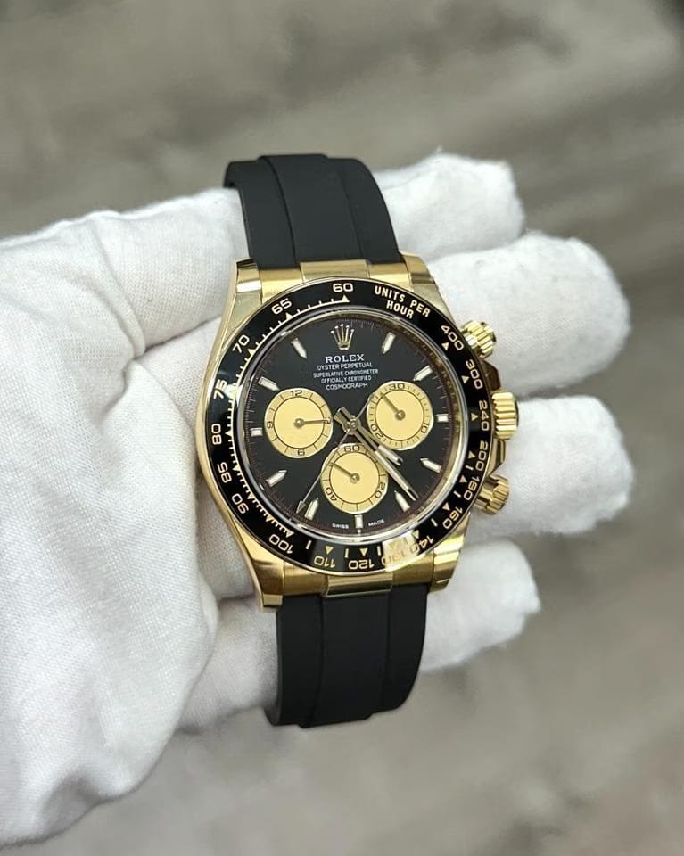 Rolex | Daytona | 126518LN | Yellow gold | 40 mm | Black