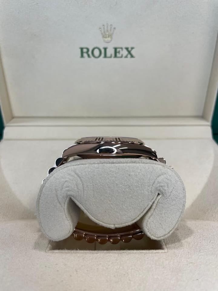 Rolex | Day-Date | 228235 | Rose gold | Rose gold | Brown | Automatic