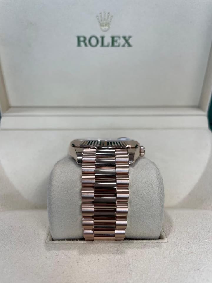 Rolex | Day-Date | 228235 | Rose gold | Rose gold | Brown | Automatic