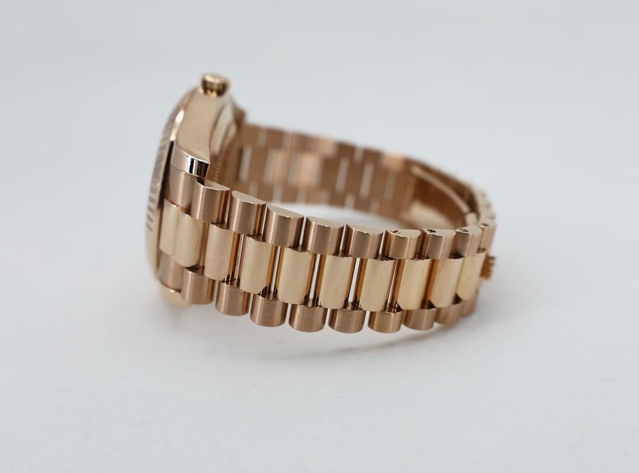 Rolex | Day-Date | 218235 | Rose gold | 41 x 49 mm | Rose gold | Pink | Automatic