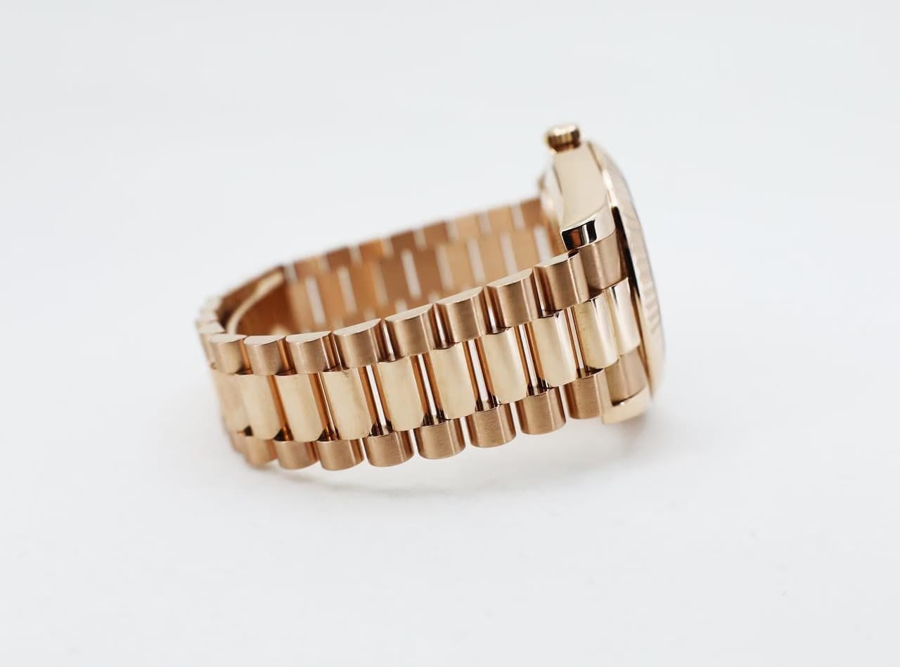 Rolex | Day-Date | 218235 | Rose gold | 41 x 49 mm | Rose gold | Pink | Automatic