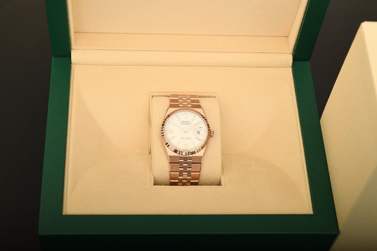 Rolex | Land-Dweller | 127235 | Rose gold | Rose gold | White | Automatic