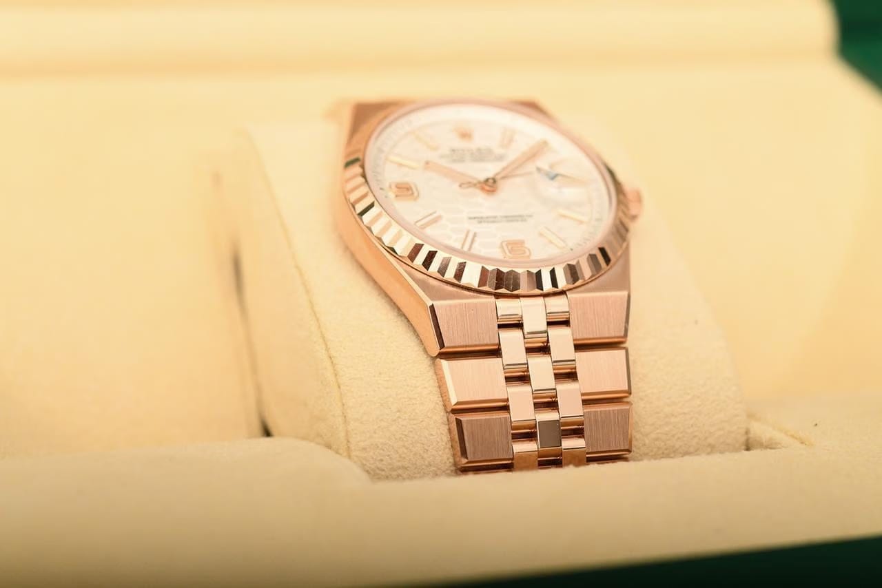 Rolex | Land-Dweller | 127235 | Rose gold | Rose gold | White | Automatic
